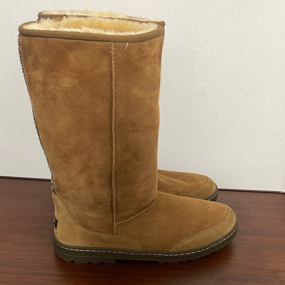 Ugg Sundance Boots - Picture 4 of 8